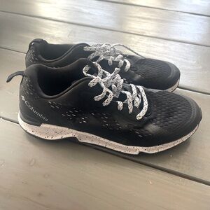 Size 9.5 Women’s Columbia Shoes - GUC